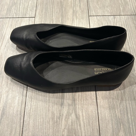 “Coach and Four” black leather flats, size 8 - Picture 6 of 6